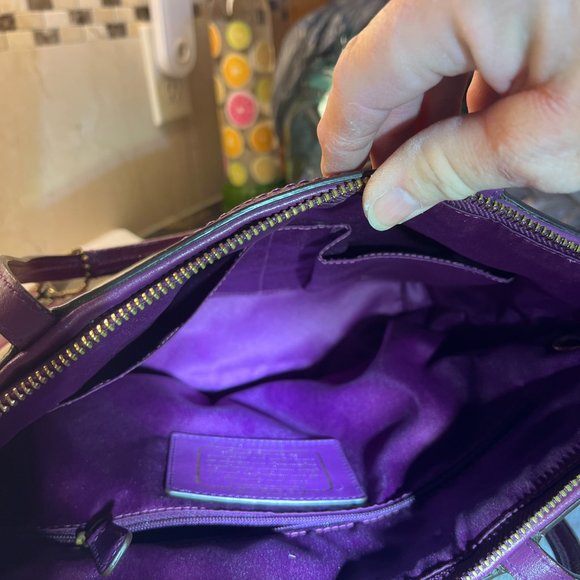 Coach Chelsea Purse tote bag zipper top No D0868-1242 Orchid color inside EUC - Picture 7 of 12